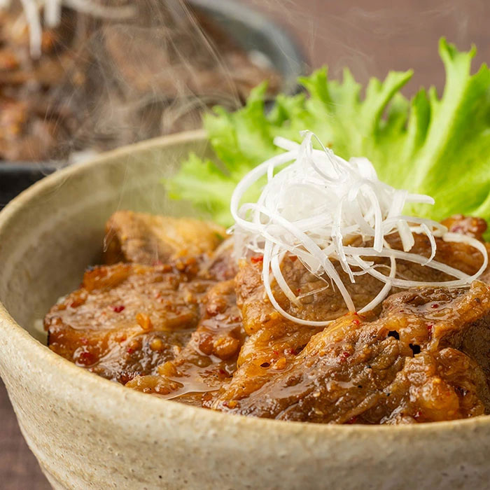 焼肉丼 十番 牛カルビ＆牛ロース皿セット